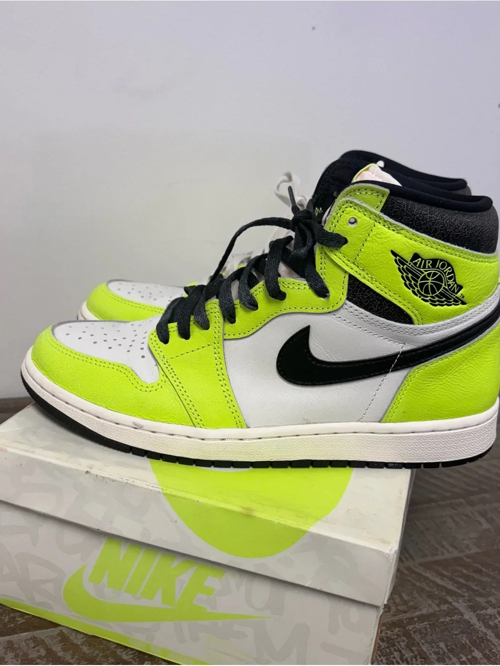 Nike Air Jordan 1 Retro High OG Volt Visionaire Leather Sneaker in Neon Green